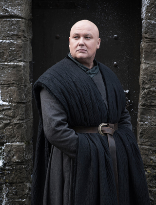 Illustration for article titled Las primeras fotos de la temporada 8 de Juego de Tronos revelan el regreso de Varys y a todos muy preocupados